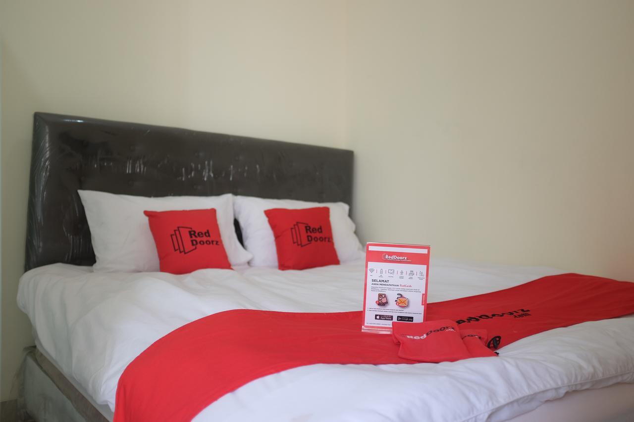 Reddoorz Plus Near Mall Ciputra ג'קרטה מראה חיצוני תמונה